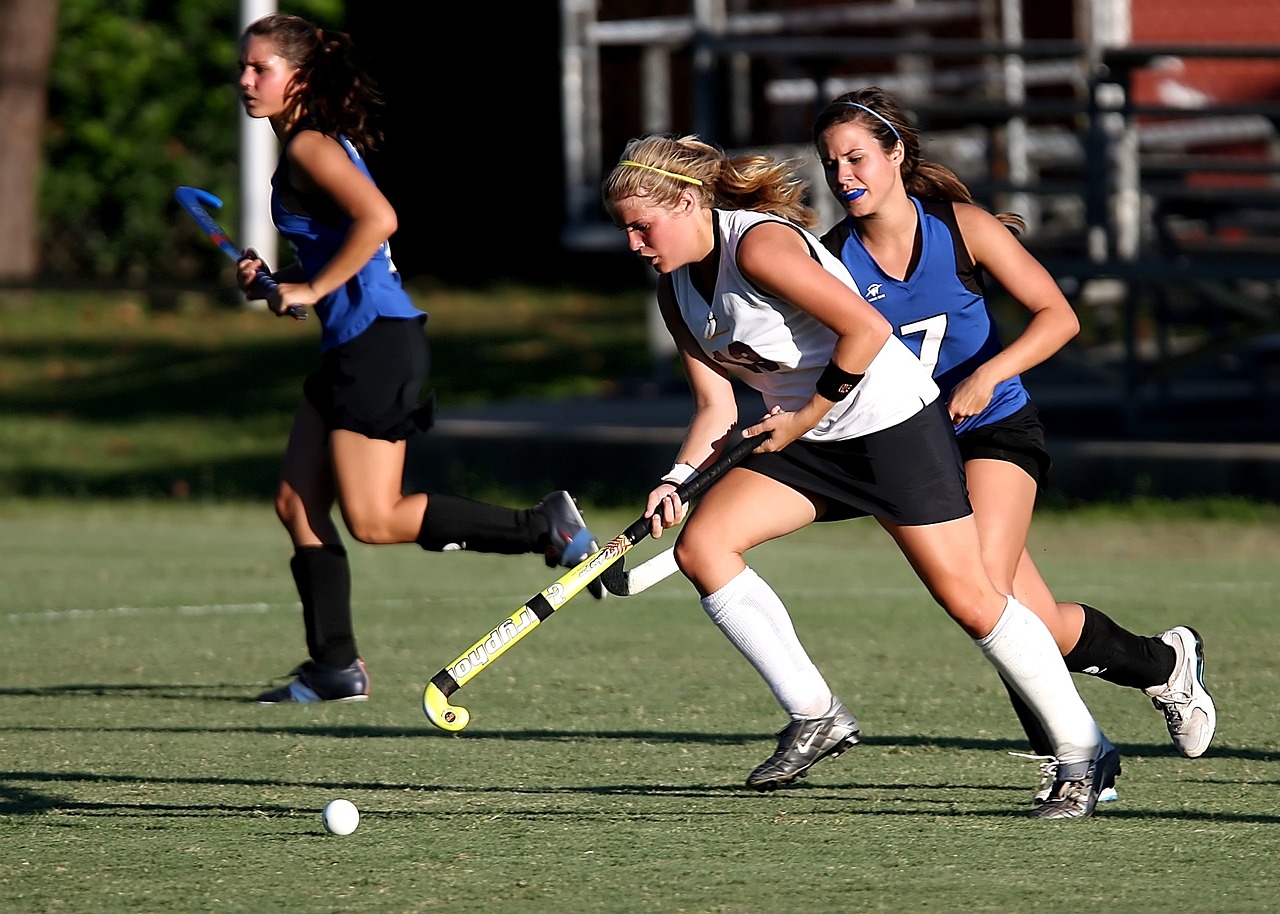 What is the Difference Between Field Hockey and Ice Hockey? Explained